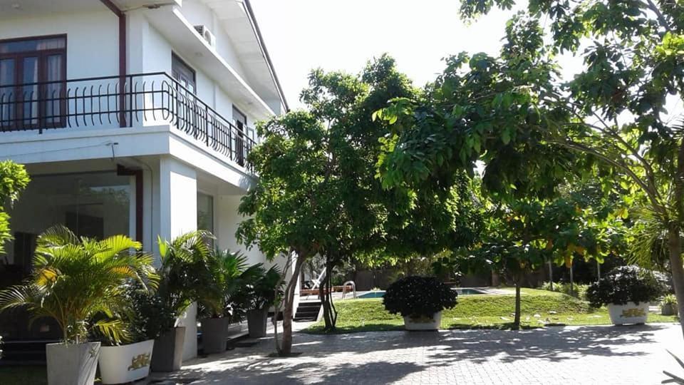 Sea Lagoon Beach Hotel Trincomalee Exterior photo