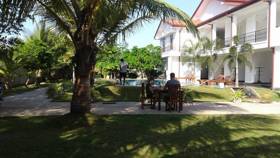 Sea Lagoon Beach Hotel Trincomalee Exterior photo