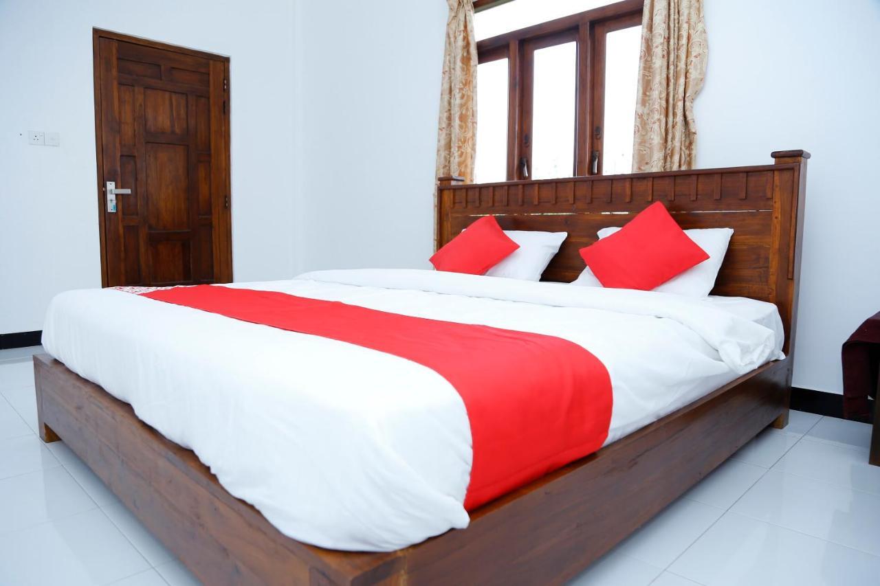 Sea Lagoon Beach Hotel Trincomalee Exterior photo